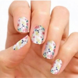Color Street LET IT GROW nail strips floral design. Retired Rare & hard to find